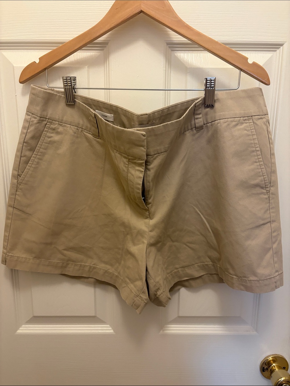 Ann Taylor size 14 Everyday Khaki Women's Chino Shorts